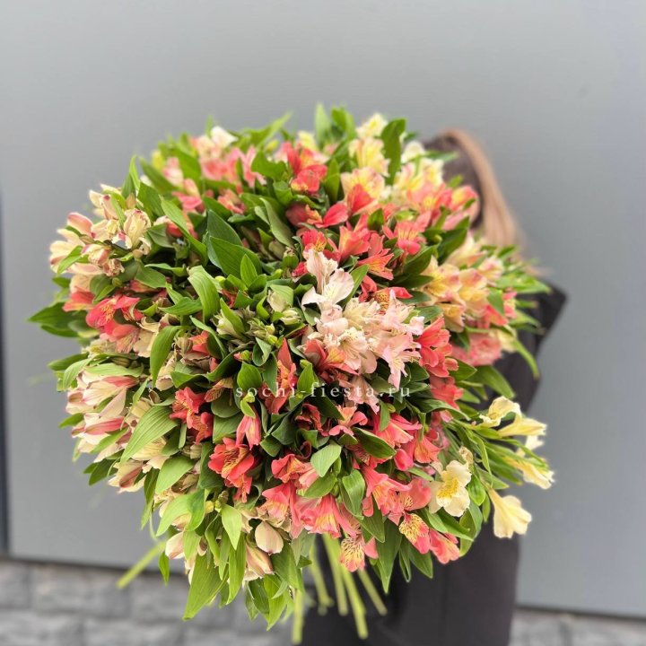 51 альстромерия в Екатеринбурге