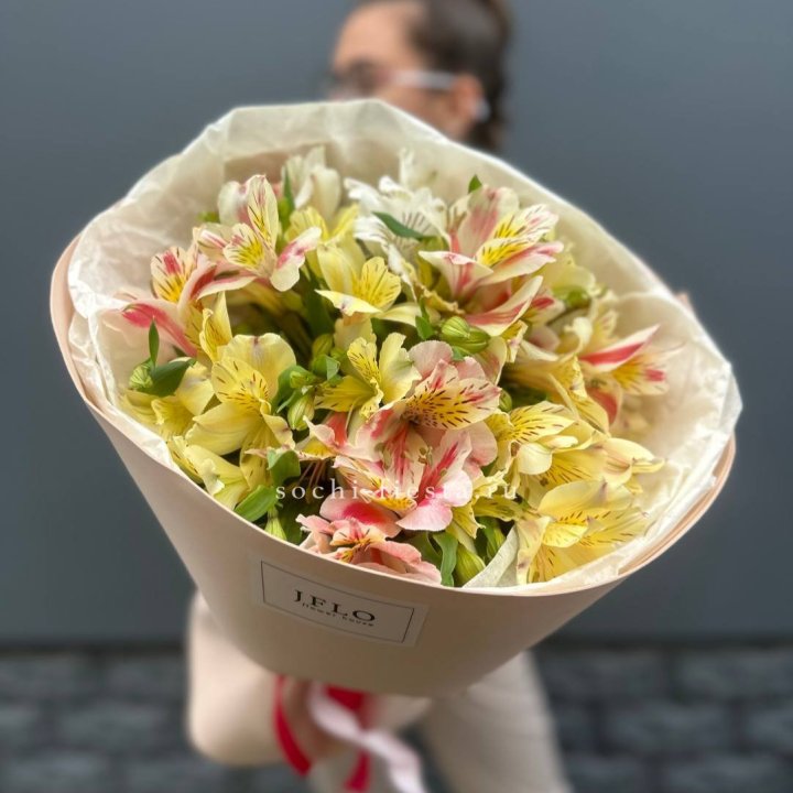 Альстромерии в нежном оформлении в Екатеринбурге