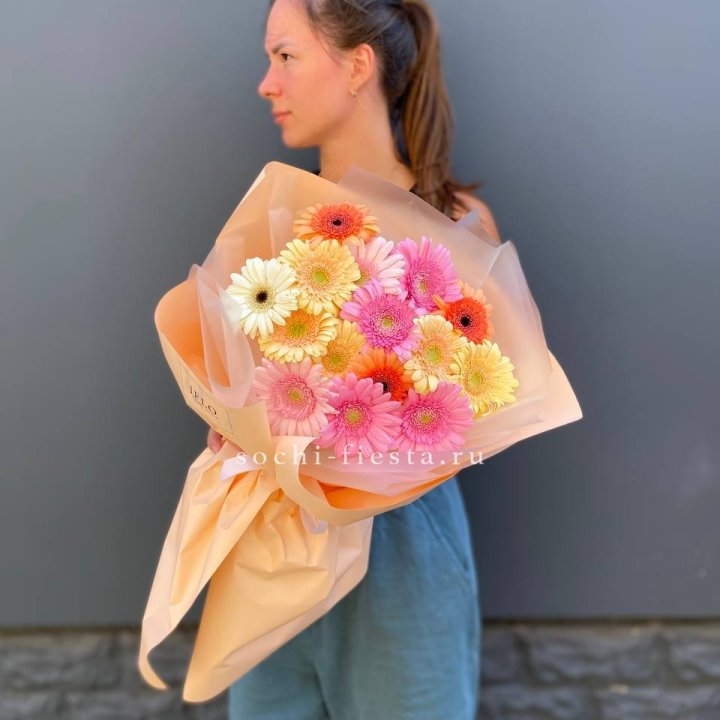 Букет разноцветных гербер в Екатеринбурге