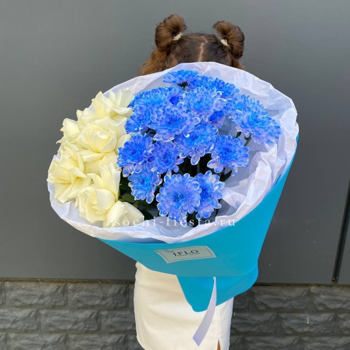 Дуо букет розы и хризантема в Екатеринбурге