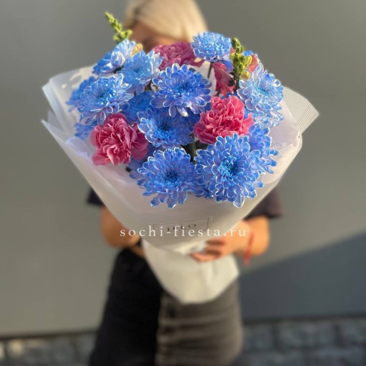 Букет сборный с хризантемой в Екатеринбурге