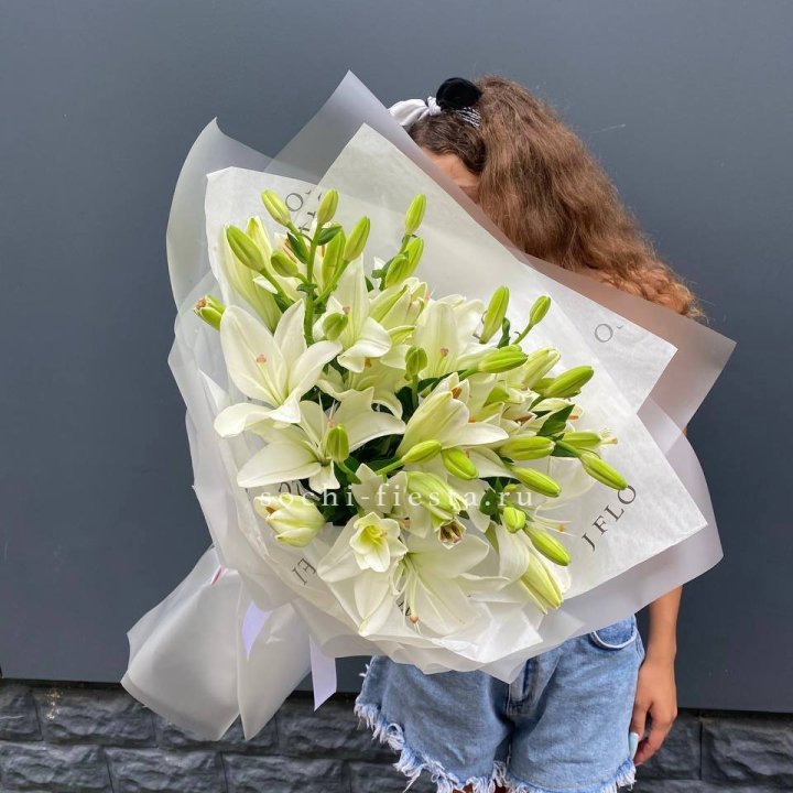 Букет  лилий "Воздушный"  в Екатеринбурге
