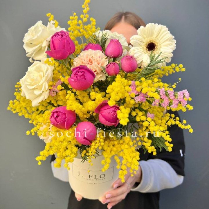 Цветы в боксе "Слобода" в Екатеринбурге