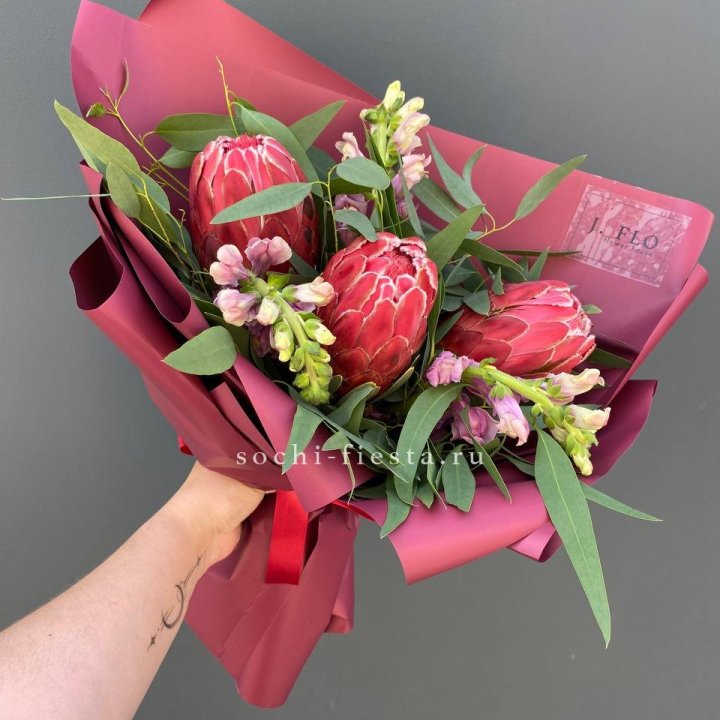 Букет из протеи "Квин" в Екатеринбурге