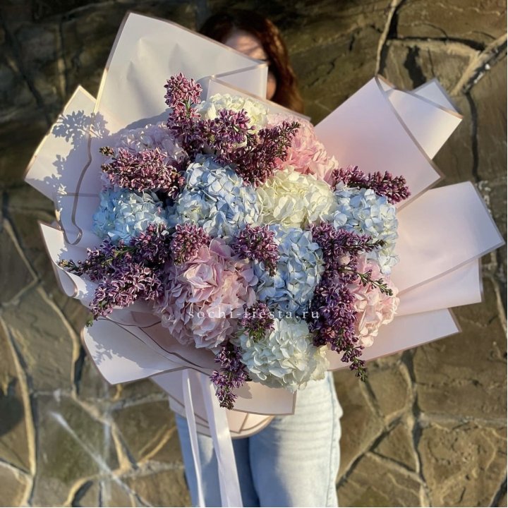 Букет гортензии с сиренью в Екатеринбурге
