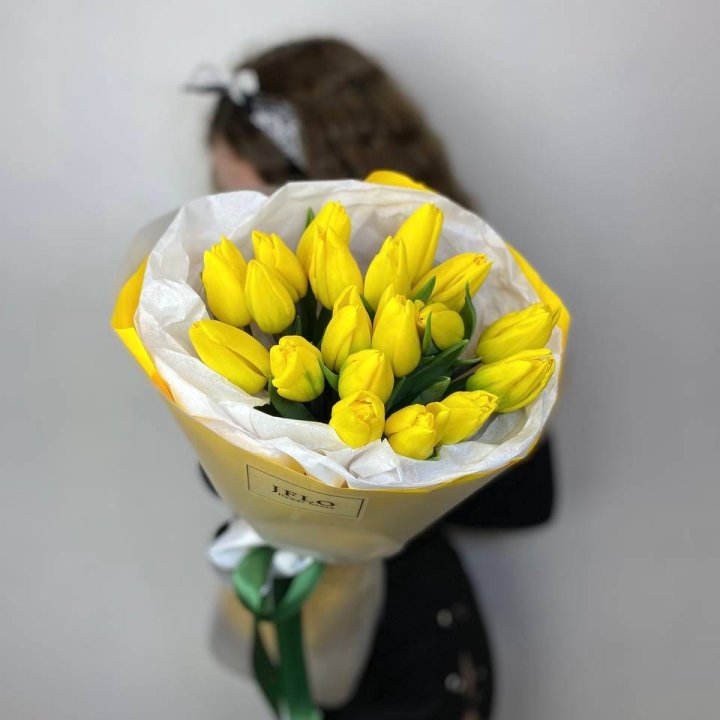  19 жёлтых тюльпанов в Екатеринбурге