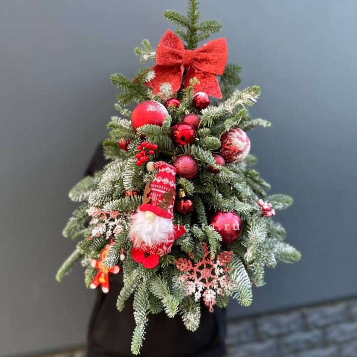 Новогодняя елочка "Ред" в Екатеринбурге