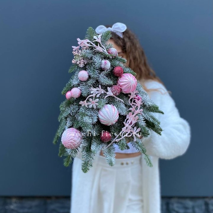 Новогодняя елочка "Розе" в Екатеринбурге