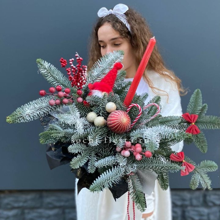 Композиция в бокале красная в Екатеринбурге