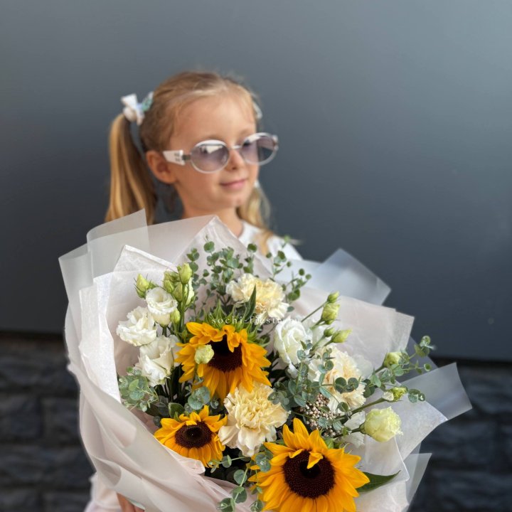  Букет  из стойких цветов с подсолнухами в Екатеринбурге