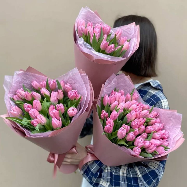 Букет розовых тюльпанов в Екатеринбурге