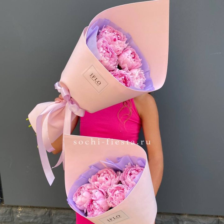 Букет из 5 пионов в Екатеринбурге