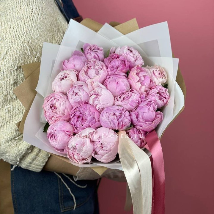 Букет из 21 пионов в Екатеринбурге
