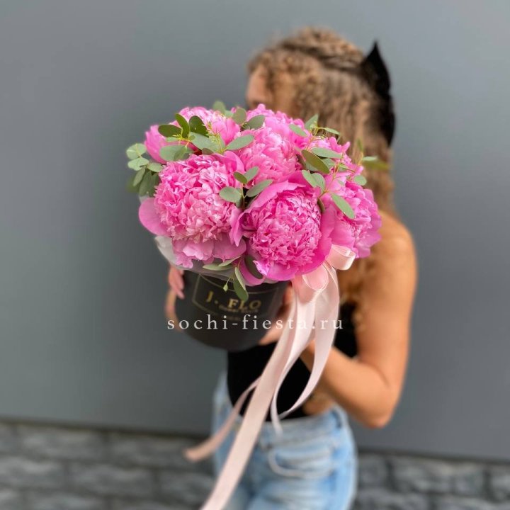 Дизайнерский цилиндр "Фломени" в Екатеринбурге