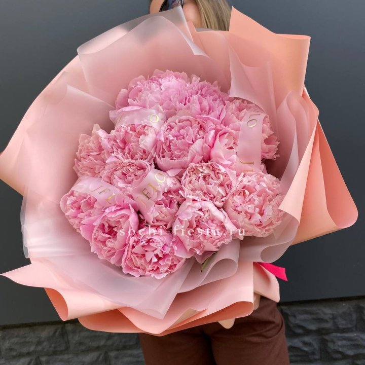 15 пионов "Монинг" в Екатеринбурге