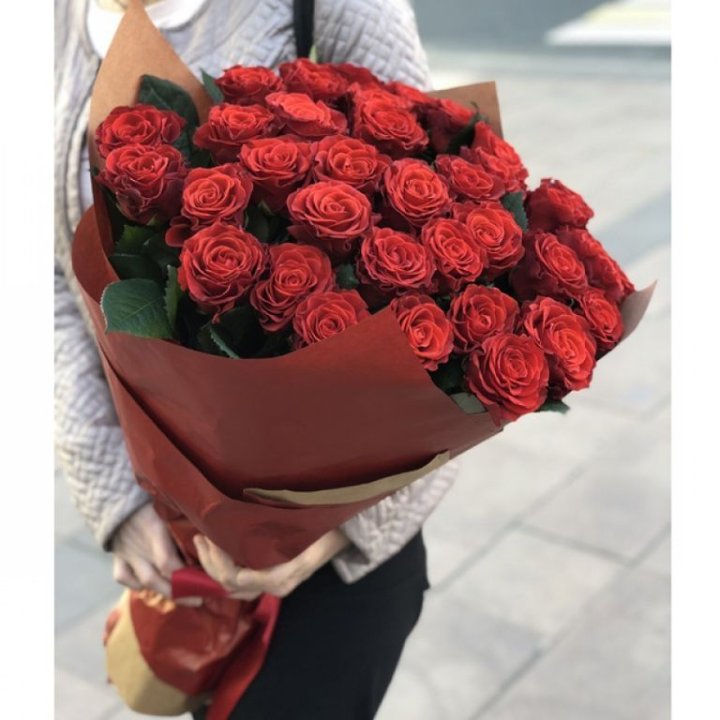 29 высоких роз  в Екатеринбурге