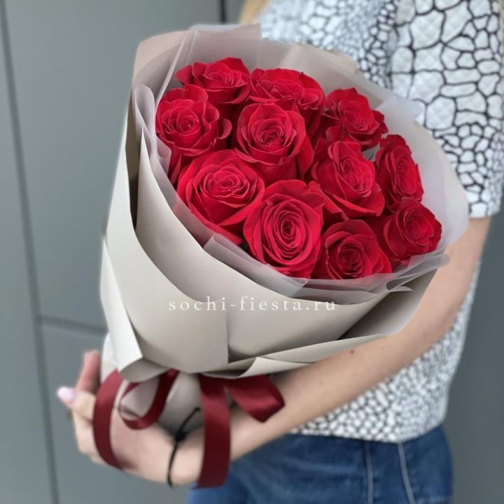 Букет красных роз "Рози" в Екатеринбурге
