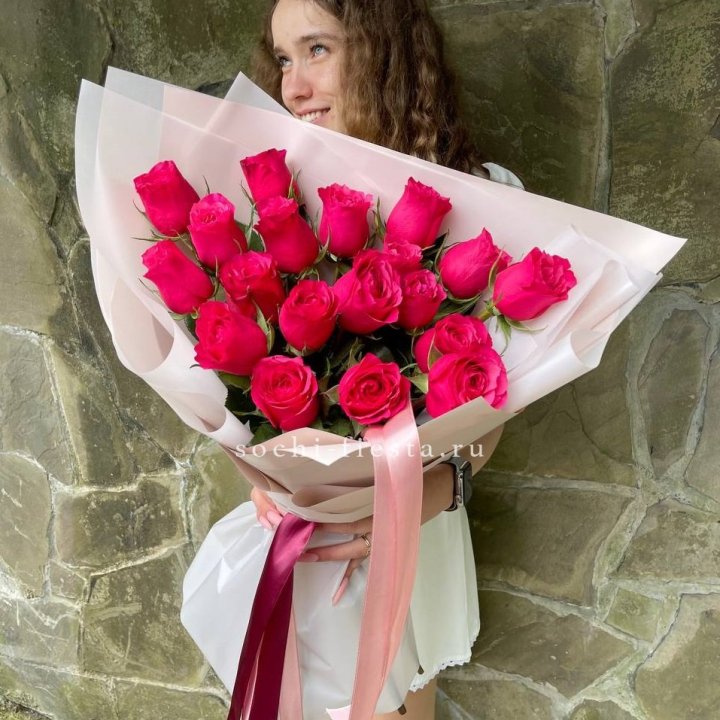 19 алых роз в Екатеринбурге