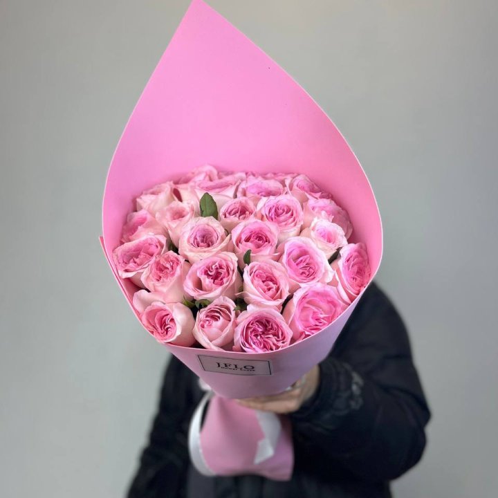 25 нежных роз в Екатеринбурге