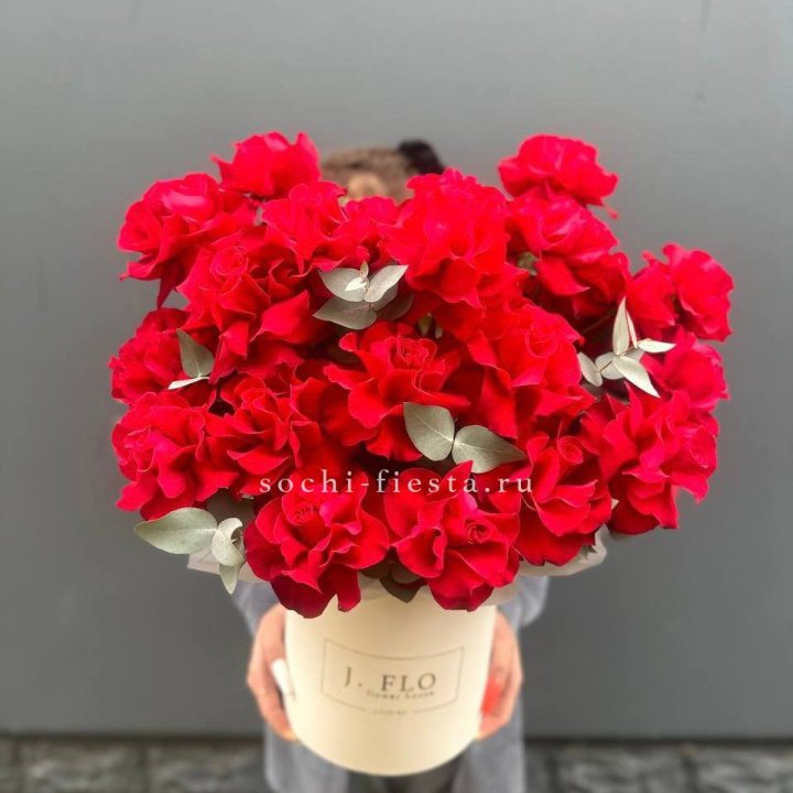 35 Французских роз в боксе в Екатеринбурге