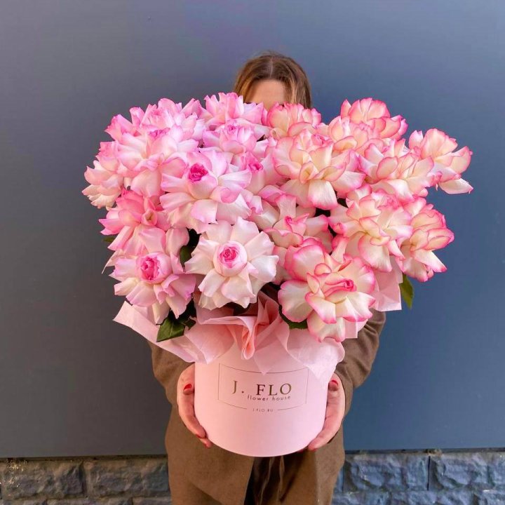 25 Французских роз микс в боксе в Екатеринбурге