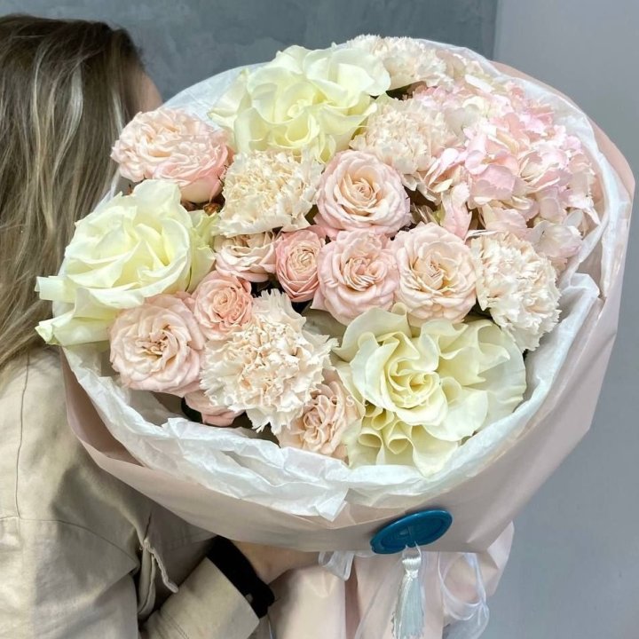 Дизайнерский букет "Джентел" в Екатеринбурге