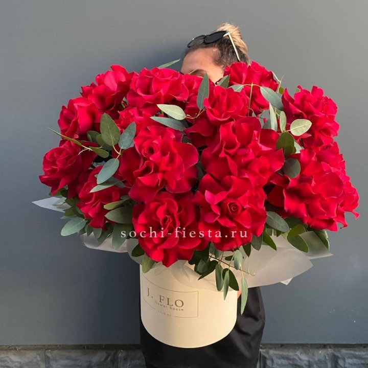 25 Французских красных роз в коробке в Екатеринбурге