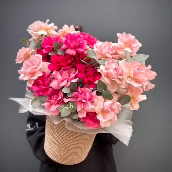 23 Французские розы Микс в боксе в Екатеринбурге