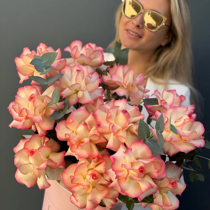 15 французских  роз Джумилия в боксе в Екатеринбурге