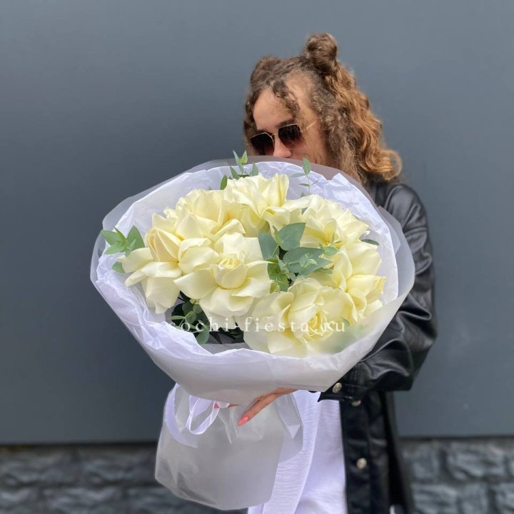 7 Белых французских роз  в Екатеринбурге