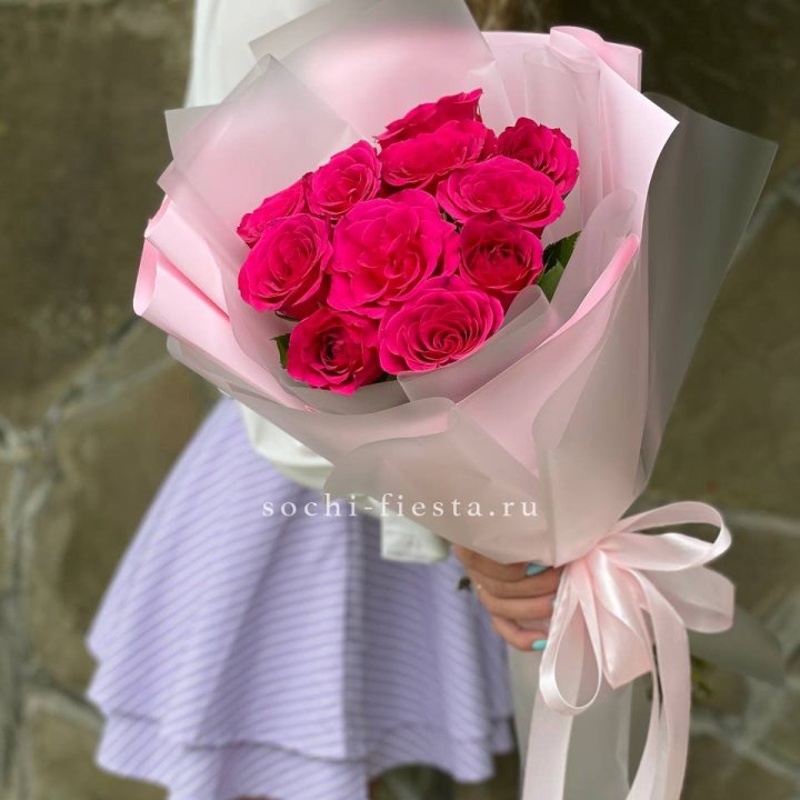 Букет алых роз в Екатеринбурге
