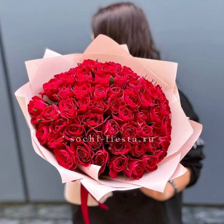 55 кенийских роз в Екатеринбурге