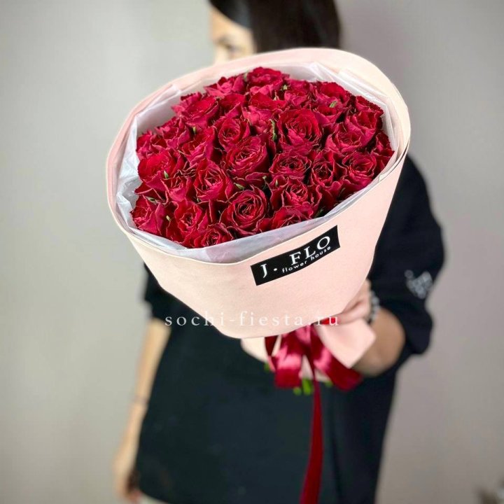35 кенийских роз в Екатеринбурге