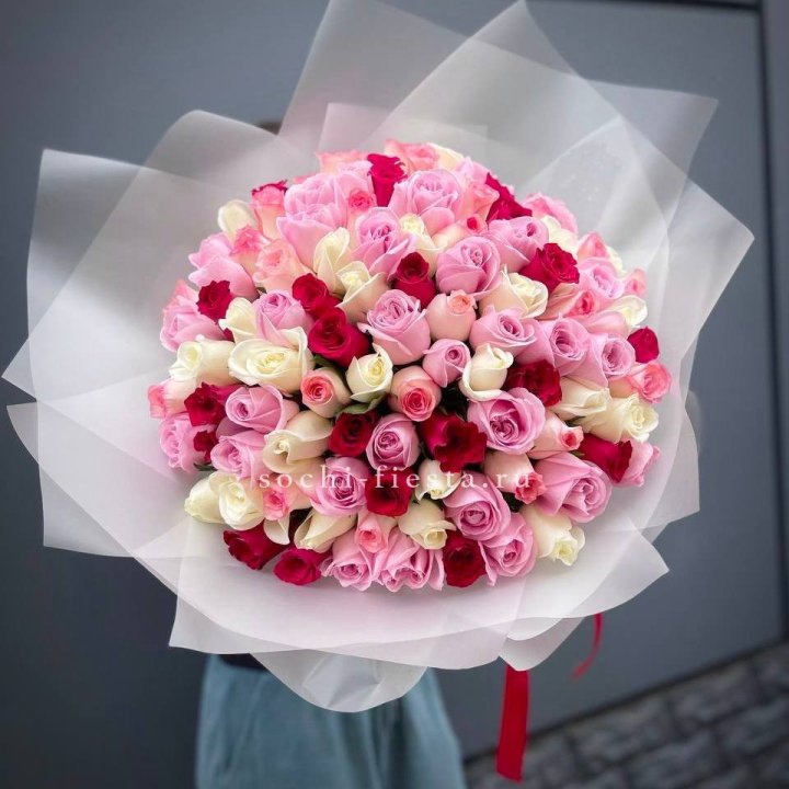 101 разноцветная роза "Карусель" в Екатеринбурге