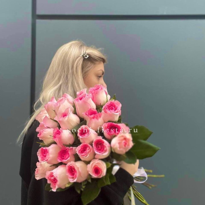  25 розовых роз в Екатеринбурге