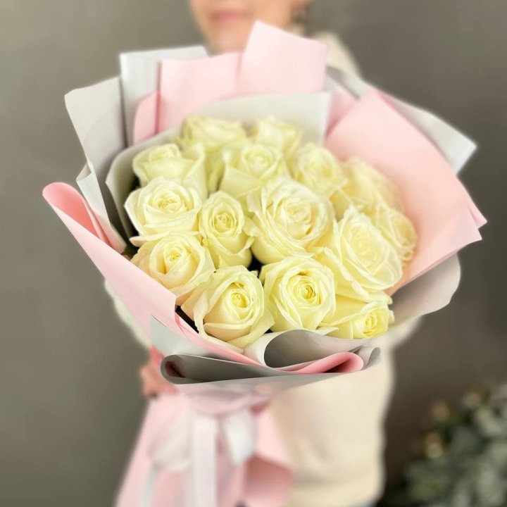 15 белых роз пудра в Екатеринбурге