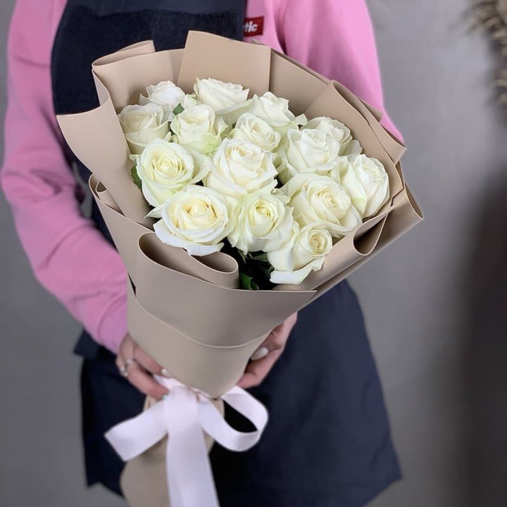 15 белых роз миракли в Екатеринбурге
