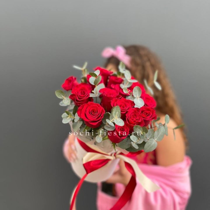 15 Красных роз в боксе №2 в Екатеринбурге