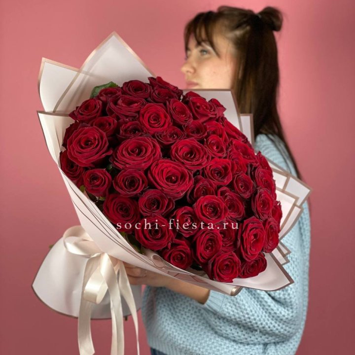 51 красная роза "Лавели" в Екатеринбурге