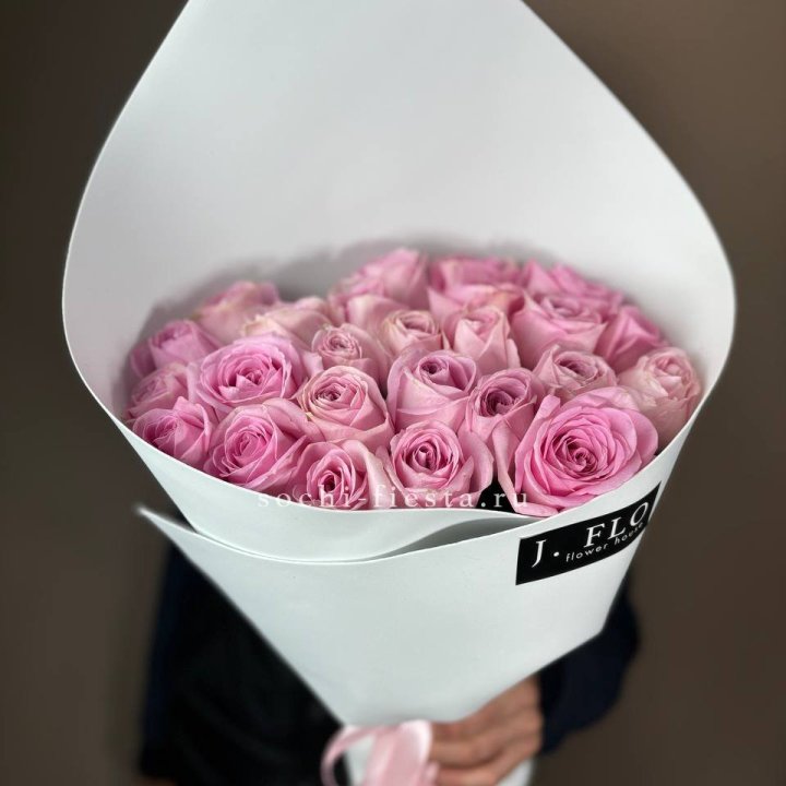 25 розовых роз в Екатеринбурге