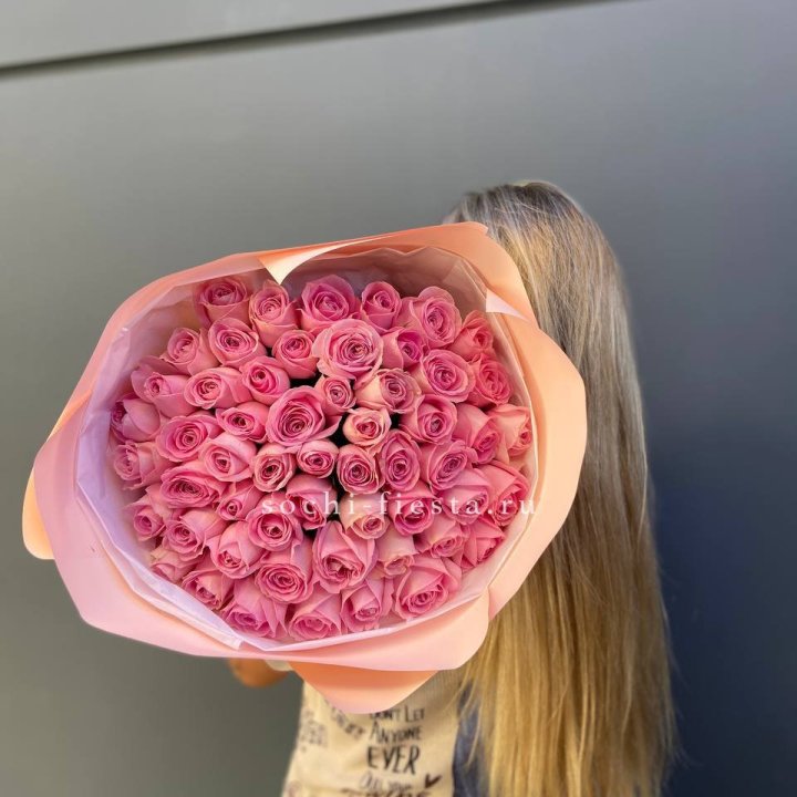 55 розовых роз в Екатеринбурге