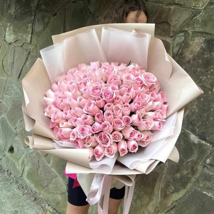 101 нежно-розовая роза Каролина  в Екатеринбурге