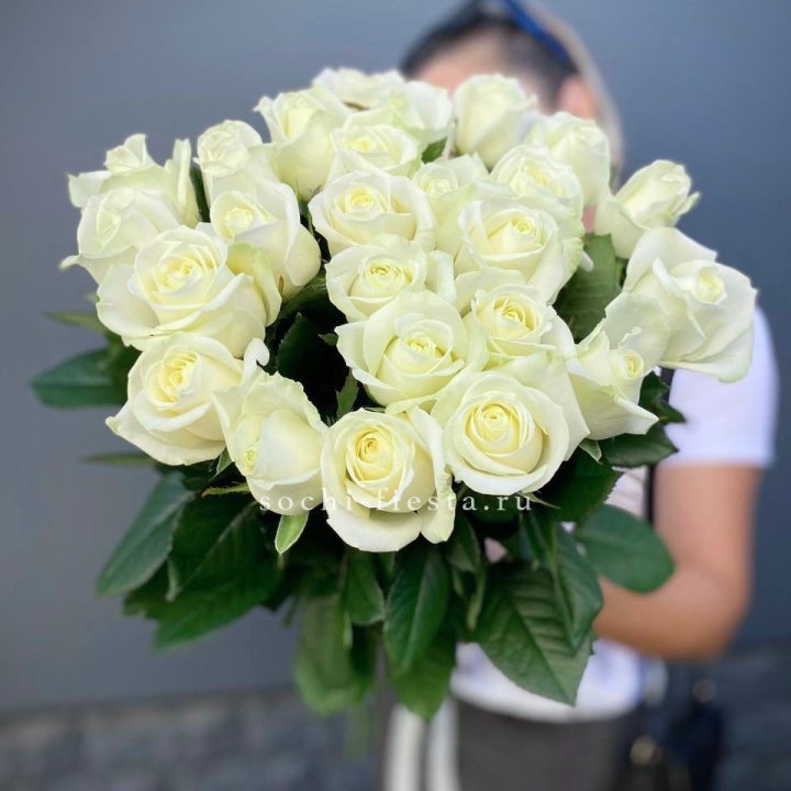 Голландские розы белые 25 в Екатеринбурге