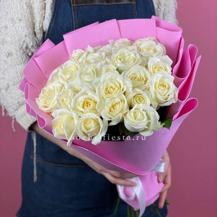 25 белых роз в Екатеринбурге