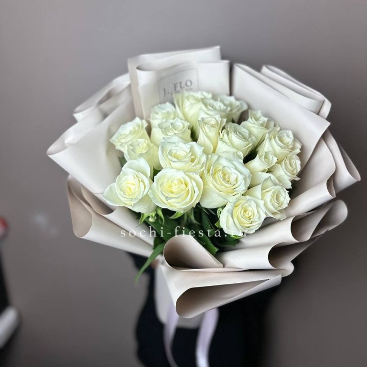 19 белых роз  в Екатеринбурге
