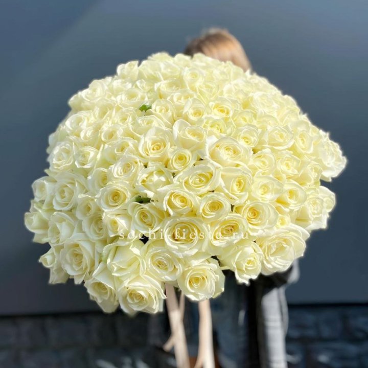 Букет  из 101 белой розы  в Екатеринбурге