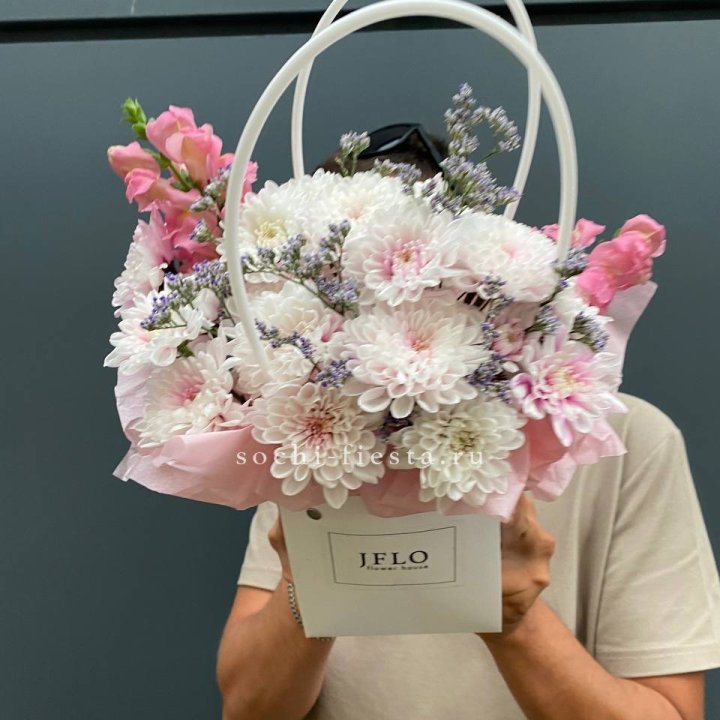 Сумочка из стойких цветов  в Екатеринбурге