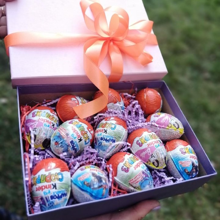 Коробка с киндерами в Екатеринбурге