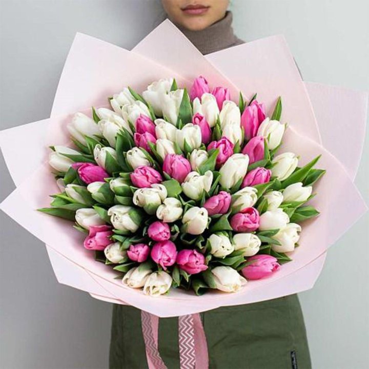 61 бело-розовый тюльпан в Екатеринбурге