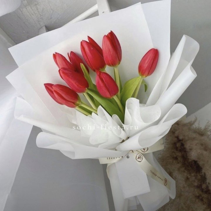 Букет красных тюльпанов в Екатеринбурге